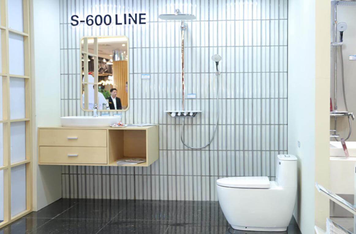 Bồn cầu được thiết kế sang trọng hiện đại và có thể kết hợp tất cả các phòng tắm khác nhau. Đây cũng là lý do mà AC 1052 được mọi người ưa chuộng và sử dụng