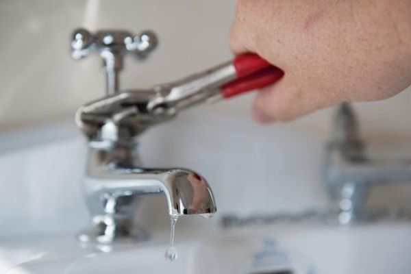 Cách sửa vòi lavabo rỉ nước