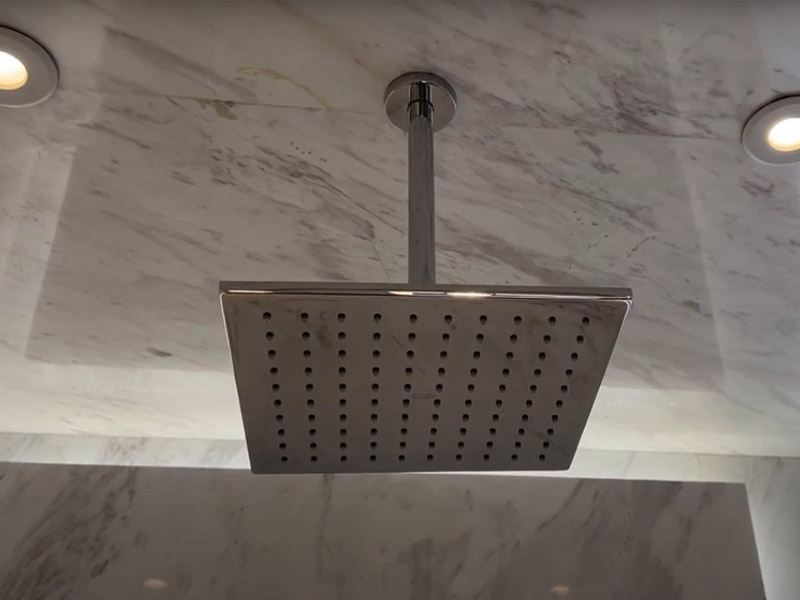 Ảnh thực tế bát sen vuông American standard âm trần FFASS036