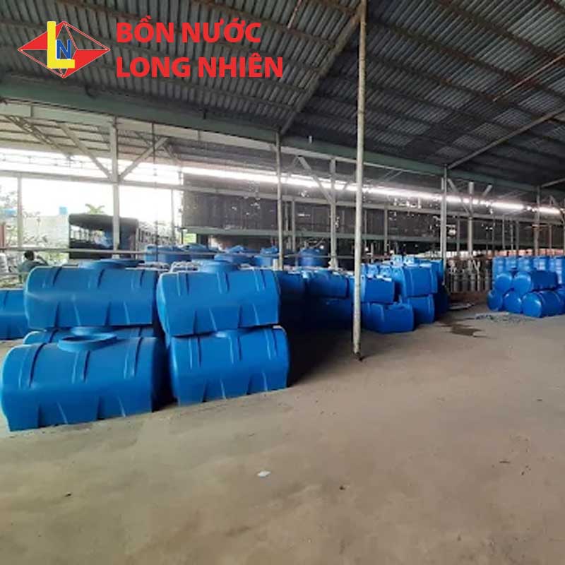 Bồn nước nhựa Long Nhiên được làm từ nhựa nguyên sinh, không chứa BPA, không gây độc hại cho nguồn nước, đa dạng về dung tích và kiểu dáng