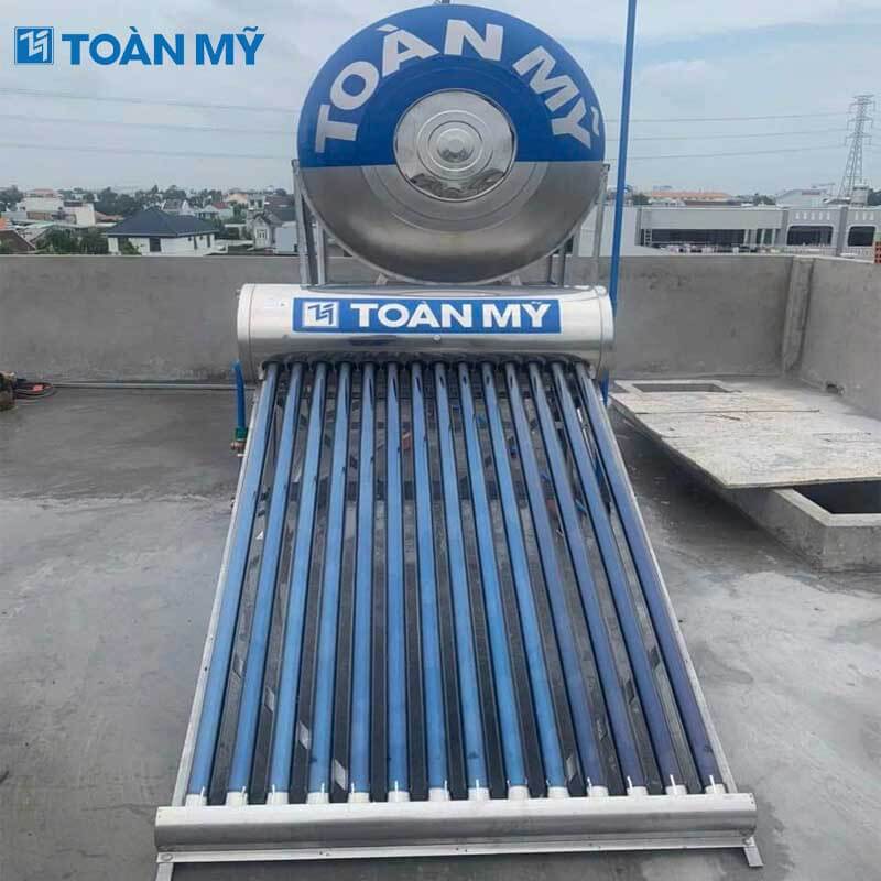 Máy nước nóng năng lượng mặt trời Toàn Mỹ I304 được thiết kế với nhiều mức dung tích từ 140 lít đến 300 lít