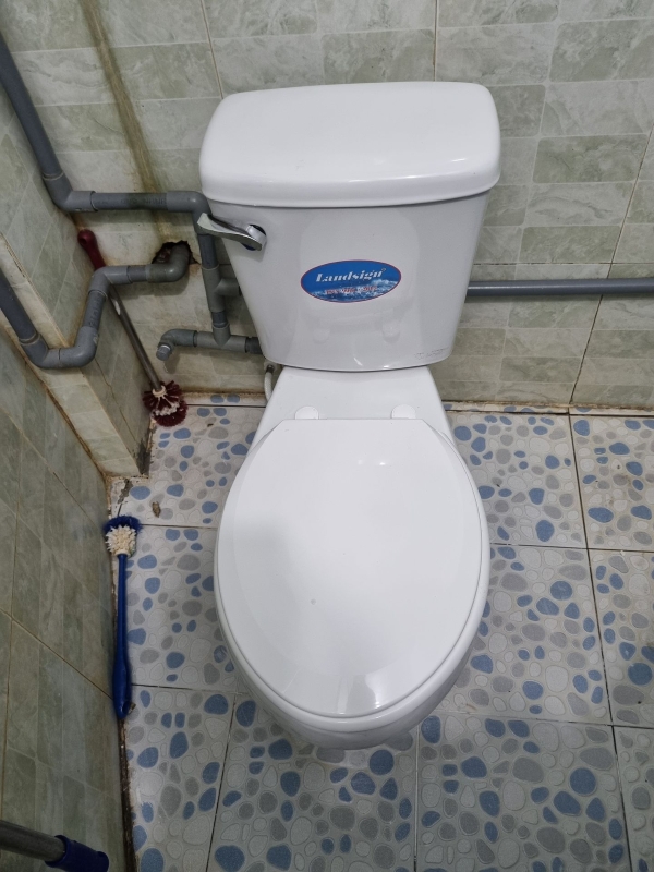 Nên kiểm tra gioăng và phao cấp để công nghệ xả tiết kiệm nước hoạt động tốt.