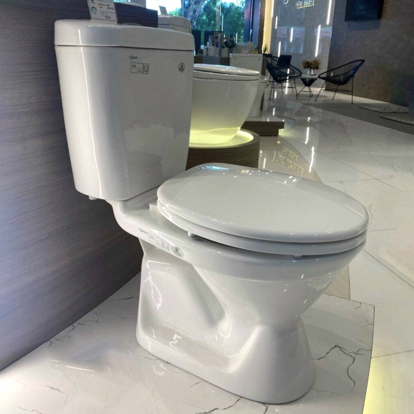 Bồn cầu 2 khối Viglacera VI77 làm từ sứ cao cấp phủ men Nano chống bám bẩn xả nhấn 2 chế độ tiết kiệm nước và bền đẹp lâu dài