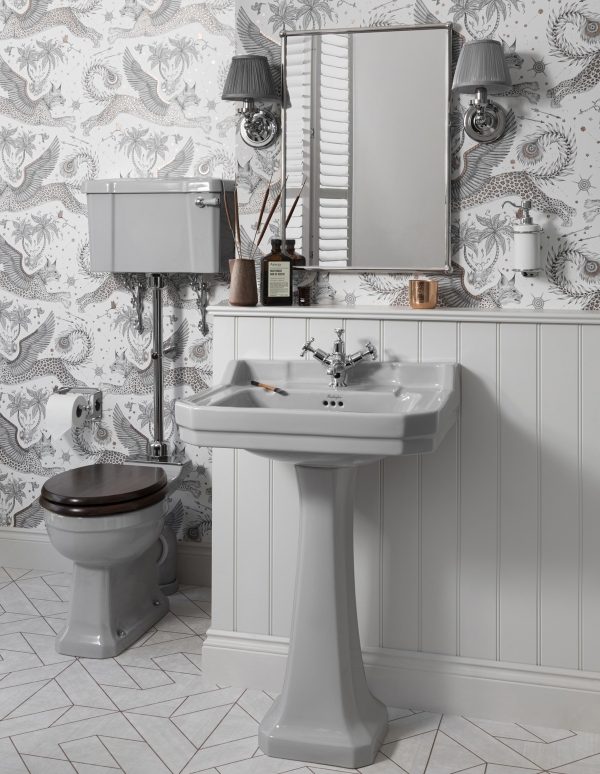 Kết hợp các sắc độ xám để tạo ra một không gian phòng tắm đầy thu hút