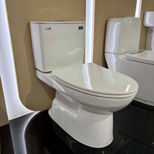 Có thể dùng nắp như ghế ngồi, thoải mái cho cả người lớn và trẻ nhỏ