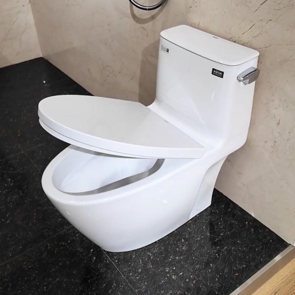 Thiết kế liền khối gọn gàng, đường nét mềm mại, phù hợp phòng tắm nhỏ