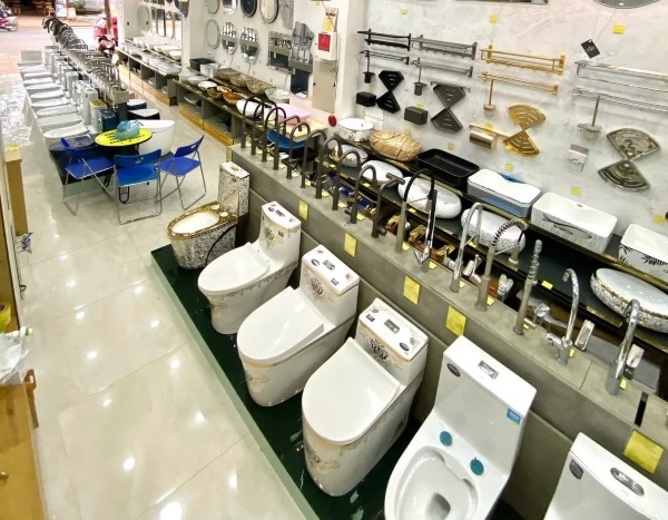 Cửa hàng An Thịnh trưng bày rất đa dạng sản phẩm